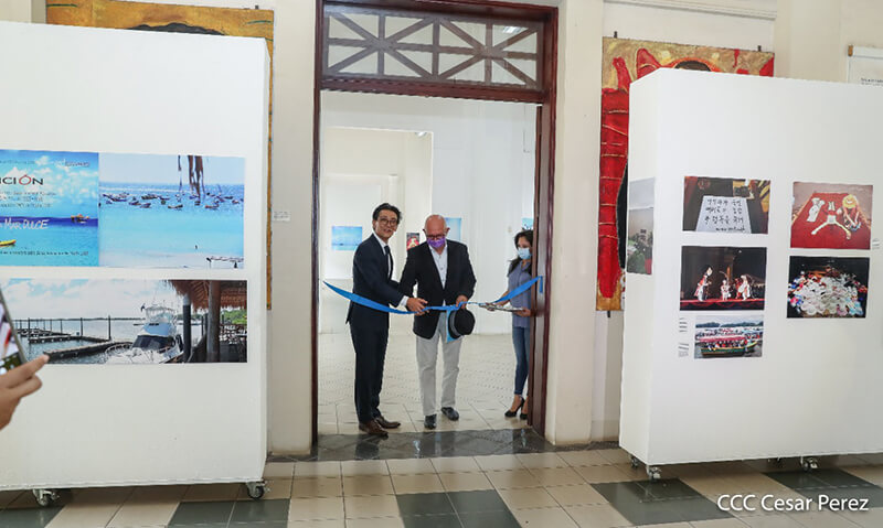 exposicion-fotografica-embajador-corea